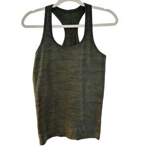 Lululemon Women's Swiftly Tech Racerback Dark Olive Camo, Size 8, Like New